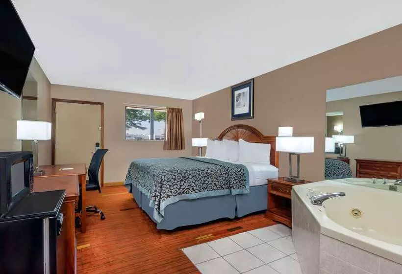 Hotel Days Inn By Wyndham Maumee/toledo