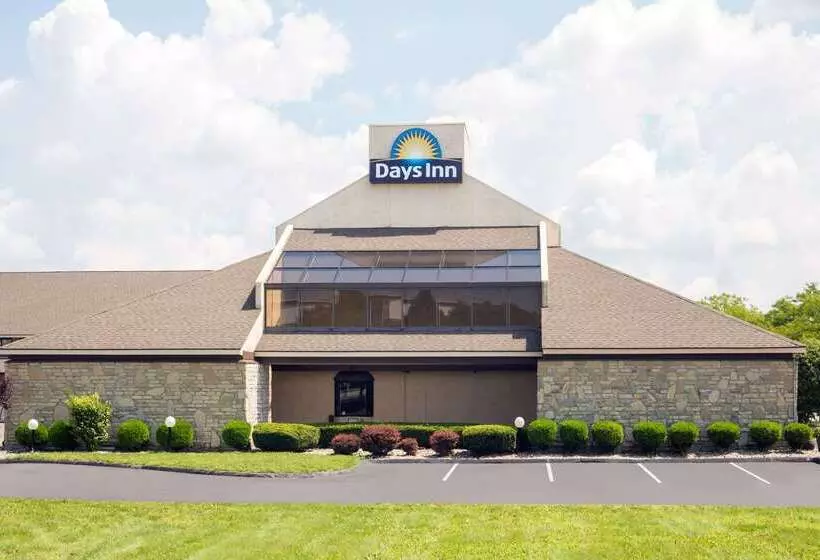 Hotel Days Inn By Wyndham Maumee/toledo