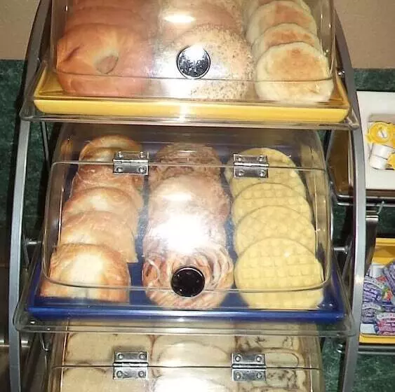 Hotel Days Inn By Wyndham Maumee/toledo