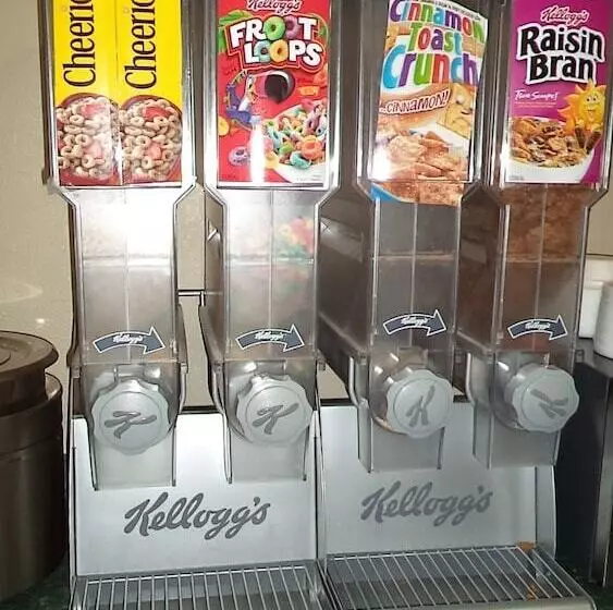 Hotel Days Inn By Wyndham Maumee/toledo