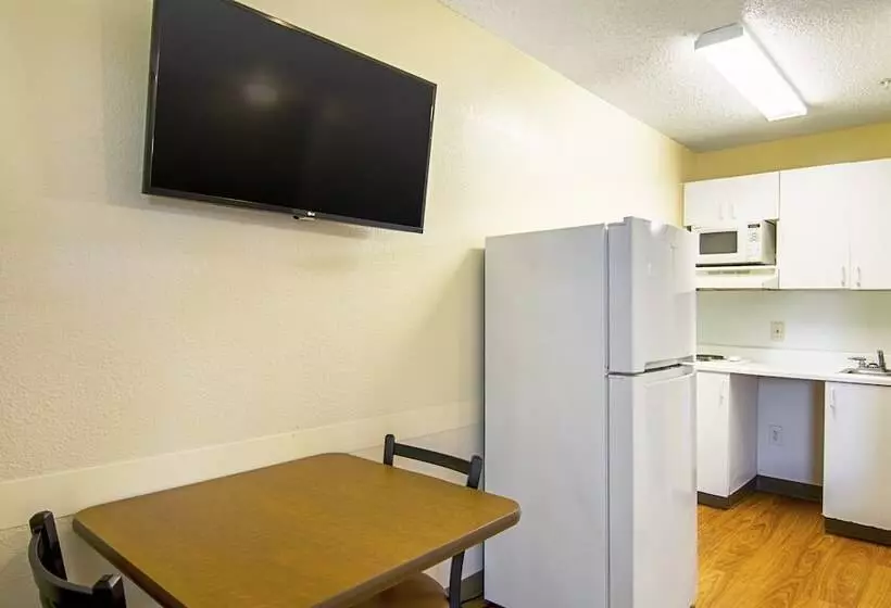 酒店 Hometowne Studios By Red Roof Chicago   Waukegan