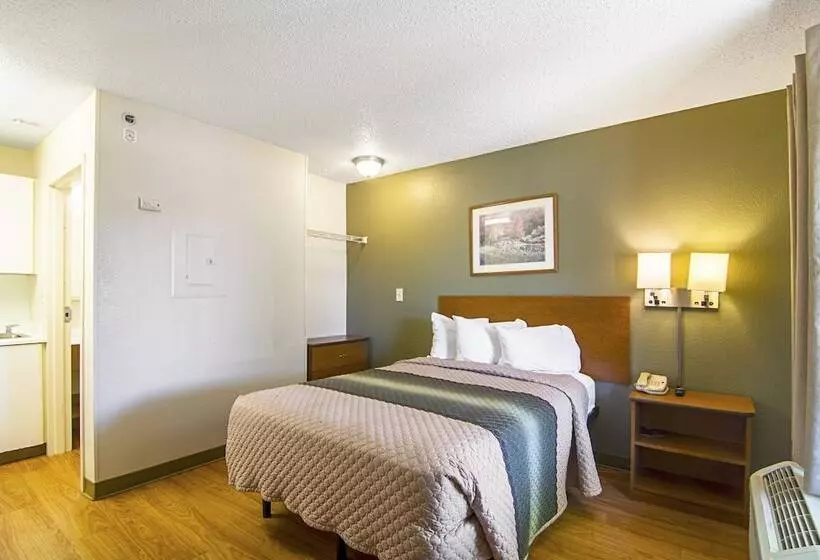 酒店 Hometowne Studios By Red Roof Chicago   Waukegan