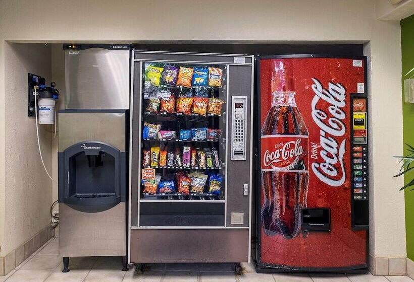 Отель Red Roof Inn Cleveland Medina