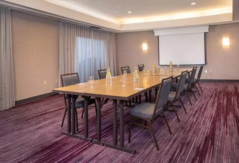 Отель Sonesta Select Allentown Bethlehem Airport