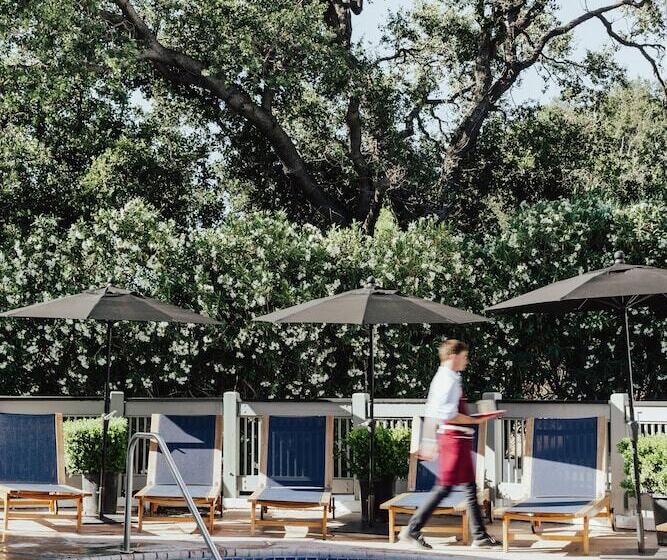 Vinland Hotel And Lounge