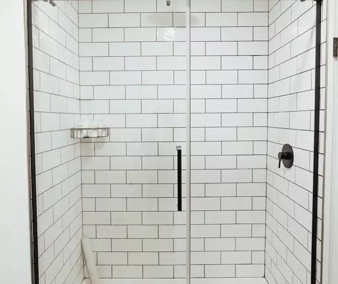 Vinland Hotel And Lounge