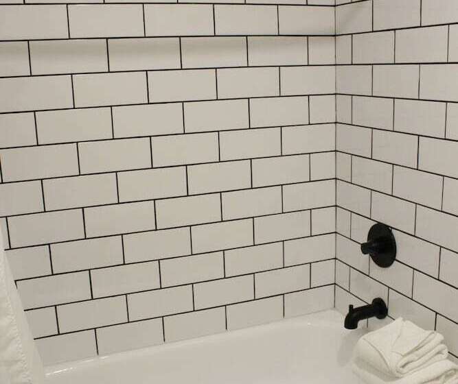 Vinland Hotel And Lounge