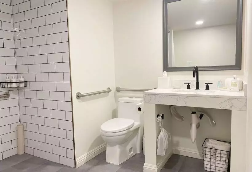 Vinland Hotel And Lounge