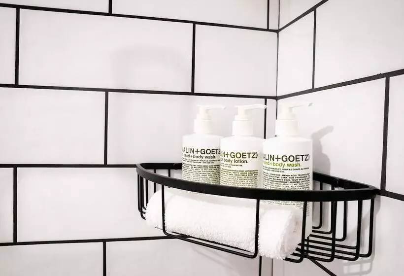 Vinland Hotel And Lounge