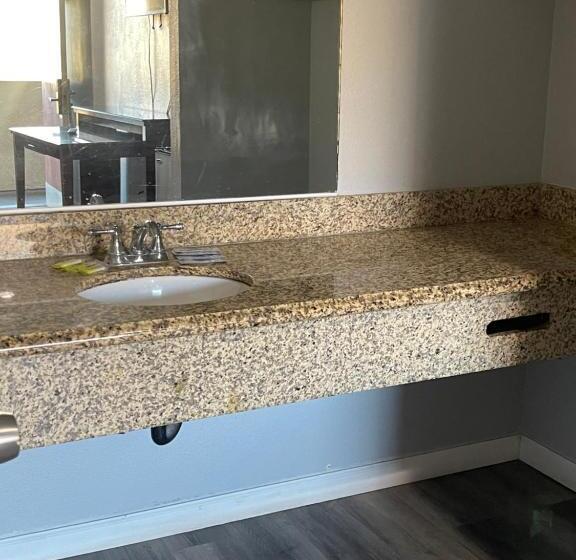 فندق على الطريق San Jacinto Inn