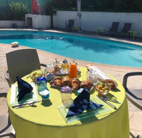 مسافرخانه Le Mas Rescator