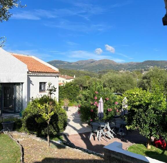 مسافرخانه Le Mas Rescator