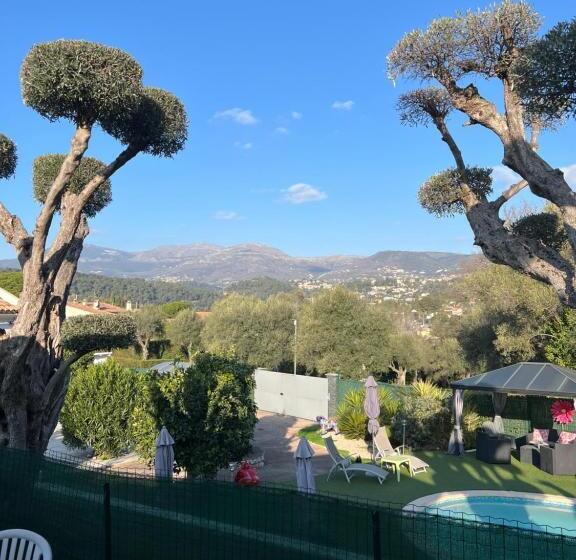 مسافرخانه Le Mas Rescator