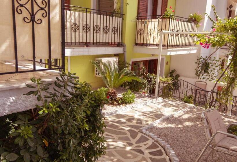 בית מלון כפרי Alexandra S House