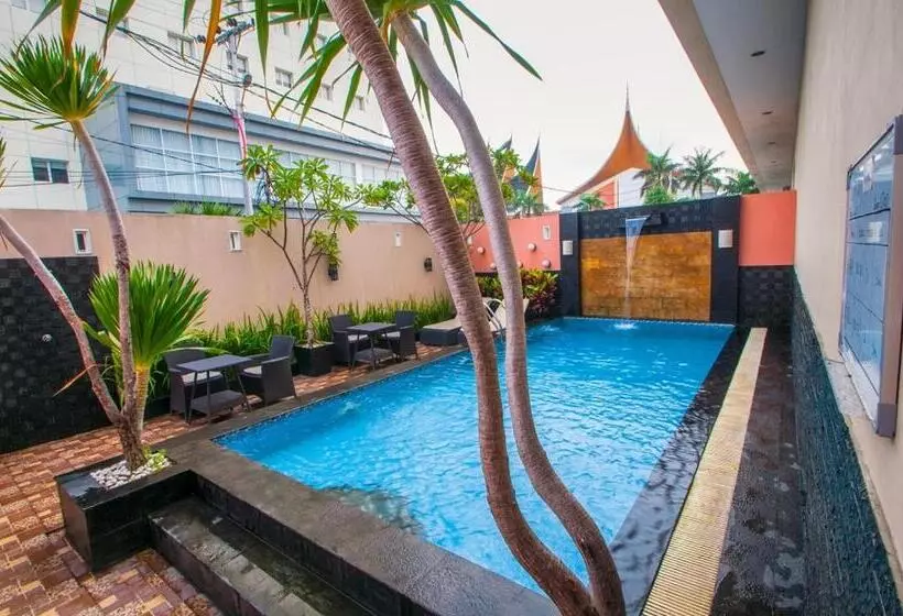 Daima Hotel Padang