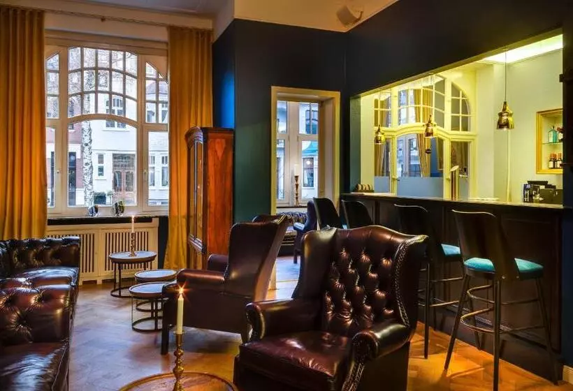 هتل Monopol Boutique