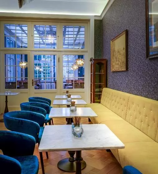 هتل Monopol Boutique