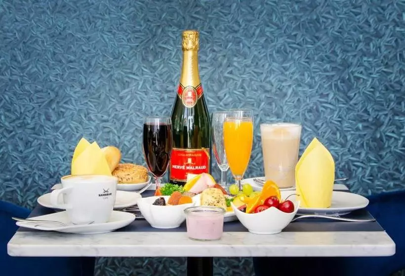 هتل Monopol Boutique