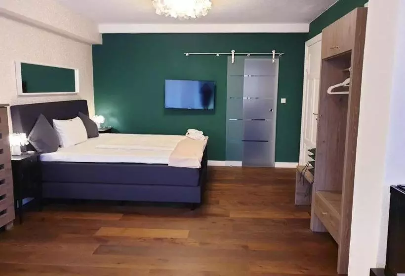 هتل Monopol Boutique