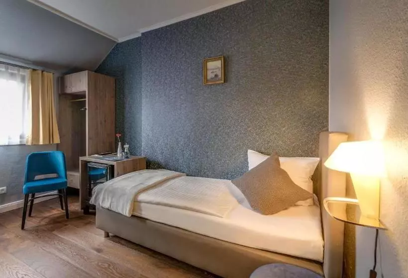 هتل Monopol Boutique