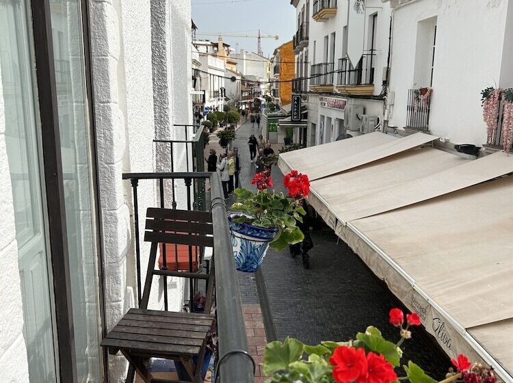 بنسيون Las Brisas Estepona