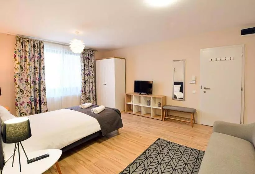 ホテル Mandarin Premium Apartments