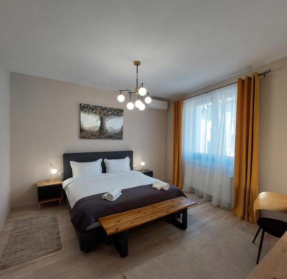 Отель Mandarin Premium Apartments