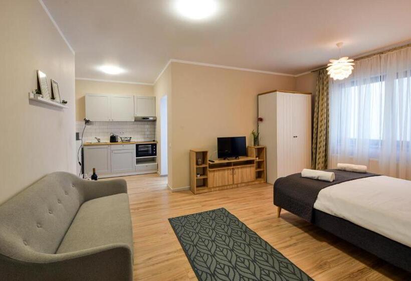 Отель Mandarin Premium Apartments