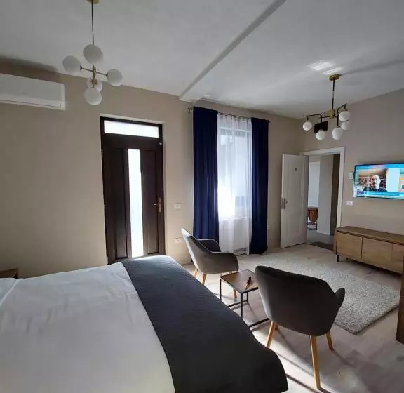 ホテル Mandarin Premium Apartments