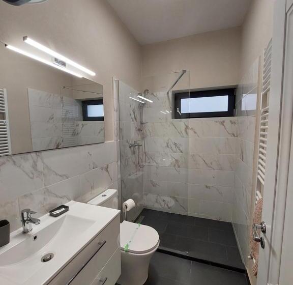 Отель Mandarin Premium Apartments