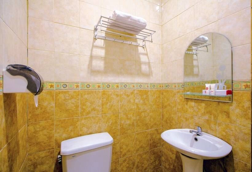 בית מלון כפרי Oyo 1770  Mawar Saron 2