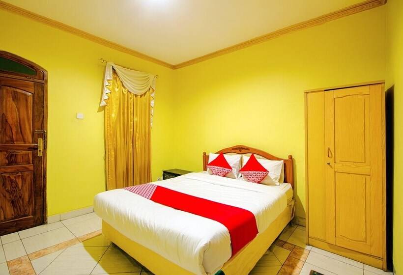 בית מלון כפרי Oyo 1770  Mawar Saron 2