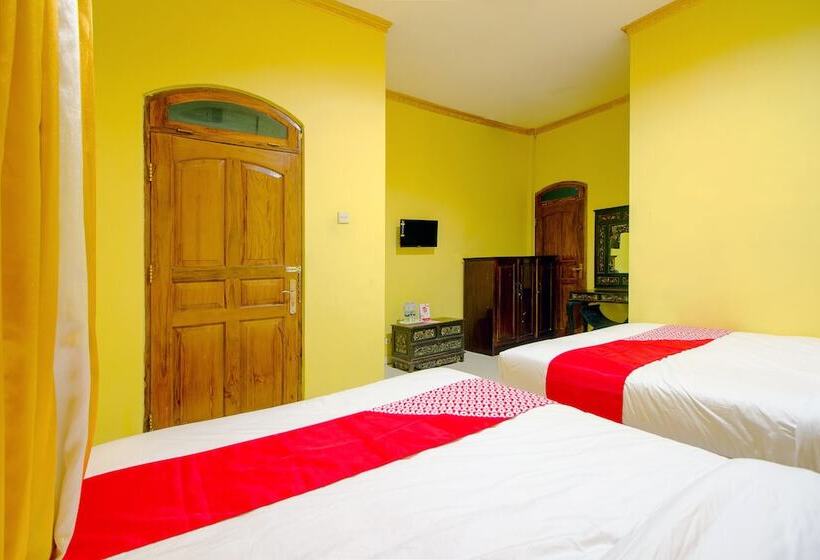 בית מלון כפרי Oyo 1770  Mawar Saron 2