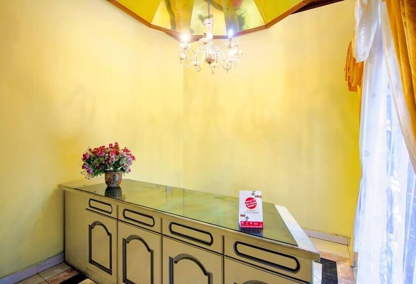 בית מלון כפרי Oyo 1770  Mawar Saron 2