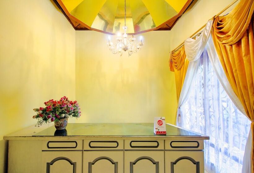 בית מלון כפרי Oyo 1770  Mawar Saron 2