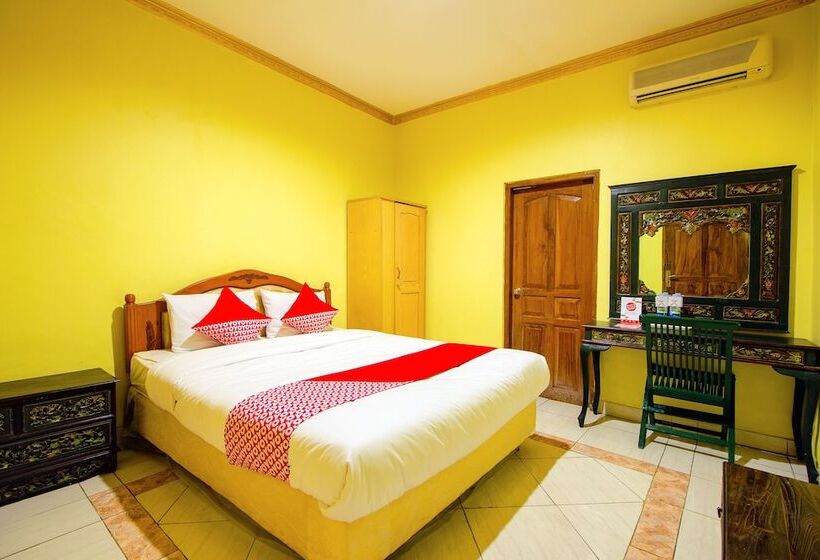 בית מלון כפרי Oyo 1770  Mawar Saron 2