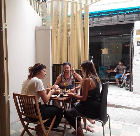 تختخواب و صبحانه Snow House