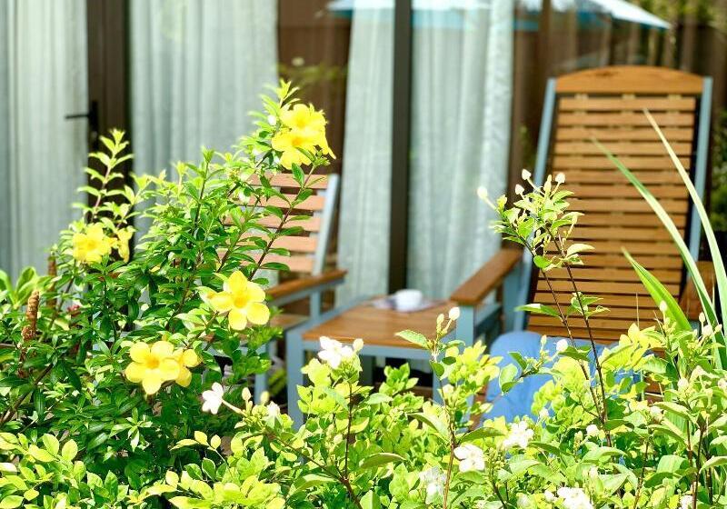 هتل Canary Bungalow