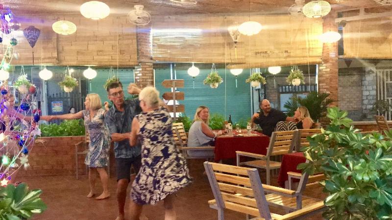 هتل Canary Bungalow