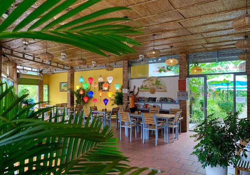 هتل Canary Bungalow