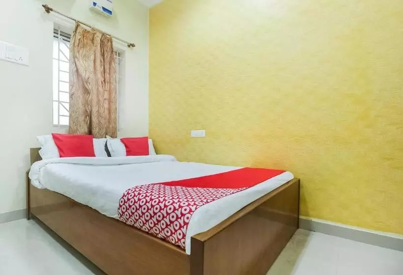 Hotelli Oyo 61146 Sivam Complex