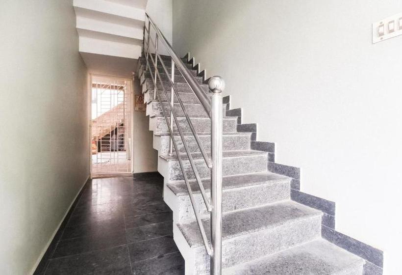 Hotel Oyo 61146 Sivam Complex