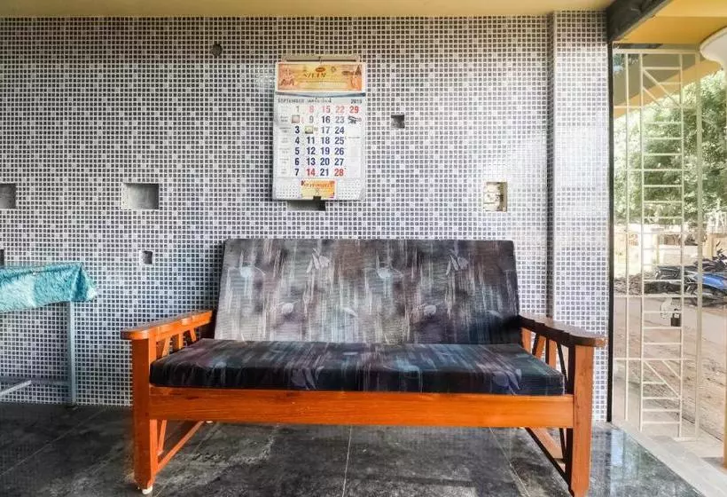 Hotelli Oyo 61146 Sivam Complex