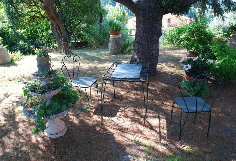 مبيت وإفطار Villa Rocca Leivi