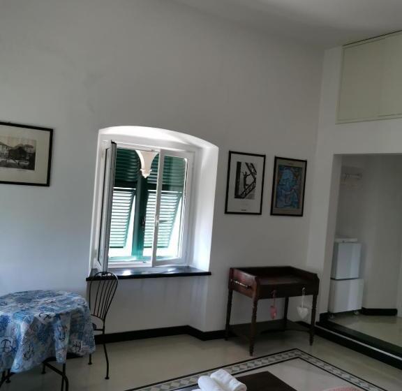 مبيت وإفطار Villa Rocca Leivi