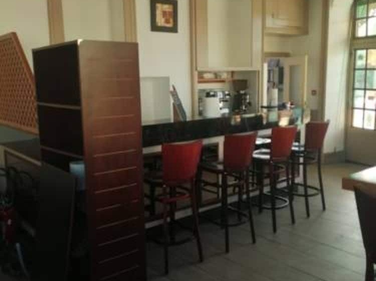 Отель Les Landiers