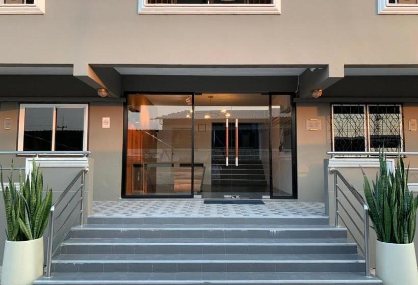 Capital O 75406 Hotel M Rojana