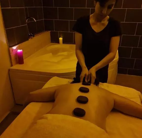 هتل Olivia Palm