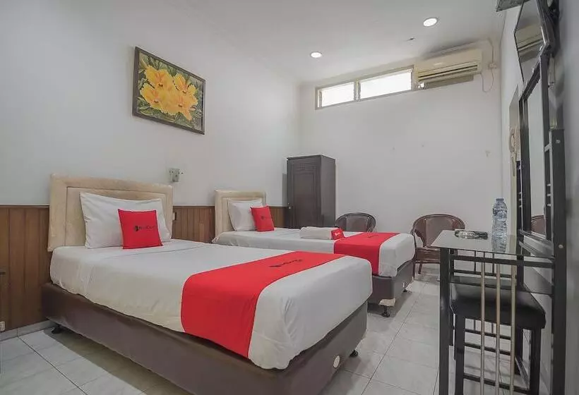 Hotelli Reddoorz @ Jalan R.e. Martadinata Sukabumi