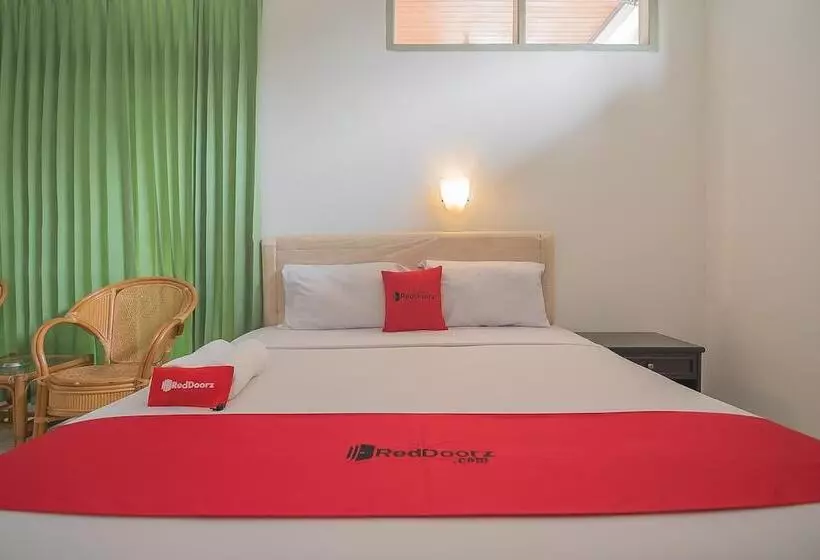 Hotelli Reddoorz @ Jalan R.e. Martadinata Sukabumi